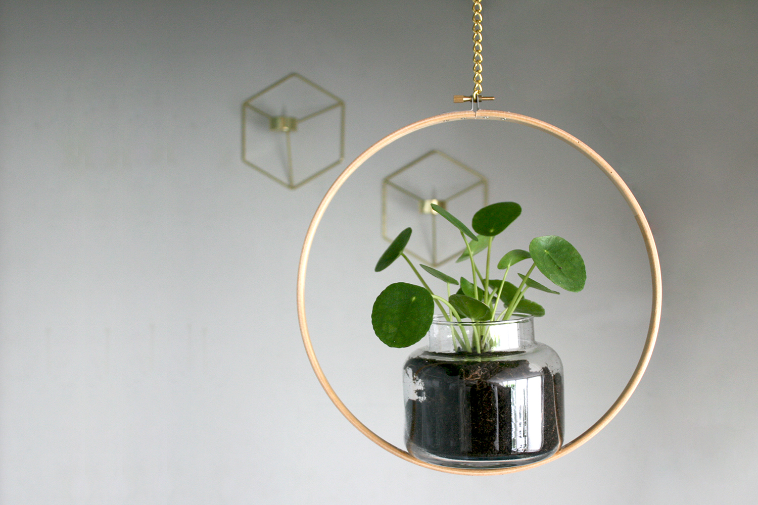 interiorlicious-diy-hangende-bloempot-in-cirkel